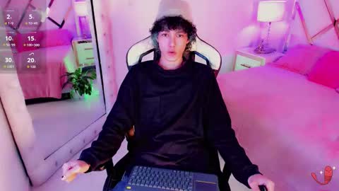 Snapshot of thanier_18 chatting on 02/24/26, 07:56 thanier_18 online show from 02/24/26, 07:56