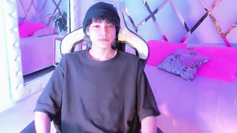 Snapshot of thanier_18 chatting on 02/27/26, 07:36 thanier_18 online show from 02/27/26, 07:36