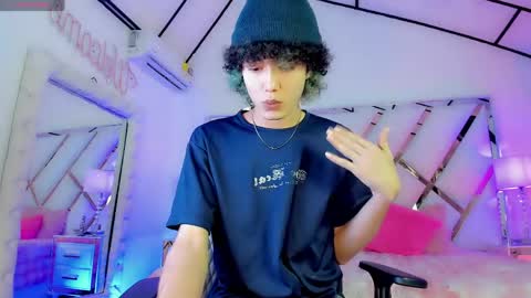 thanier_18 online show from 04/14/26, 08:04