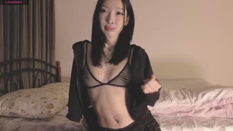 thanos_world1321002 online show from 09/10/25, 10:21