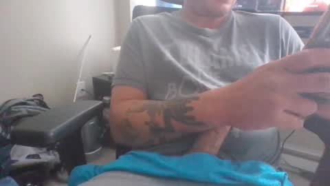 A guy online show from 09/23/25, 06:11