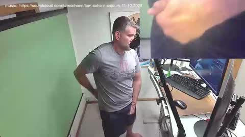 Snapshot of thaterkman chatting on 10/15/25, 09:48 thaterkman online show from 10/15/25, 09:48