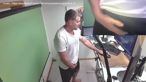 Snapshot of thaterkman chatting on 10/22/25, 03:01 thaterkman online show from 10/22/25, 03:01