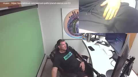 Snapshot of thaterkman chatting on 10/27/25, 02:21 thaterkman online show from 10/27/25, 02:21