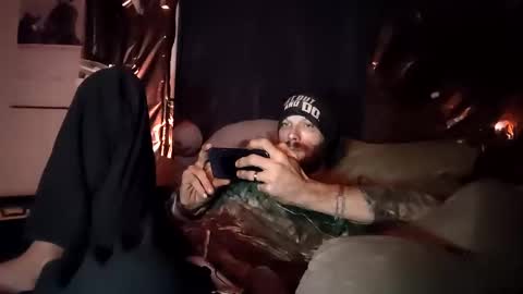 Snapshot of thatguy_2392 chatting on 12/13/24, 06:31 thatcouple online show from 12/13/24, 06:31