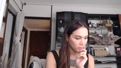 Snapshot of thayanizreal chatting on 02/01/26, 02:15 thayanizreal online show from 02/01/26, 02:15