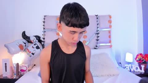 Thayler  online show from 10/12/25, 11:20