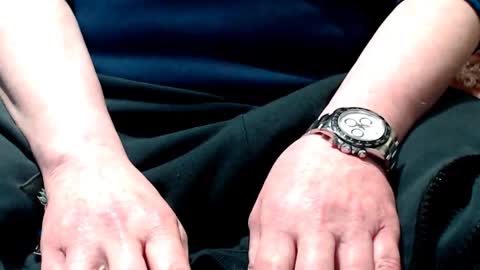 Snapshot of the1pocketrocket chatting on 01/05/25, 12:52 the1pocketrocket online show from 01/05/25, 12:52