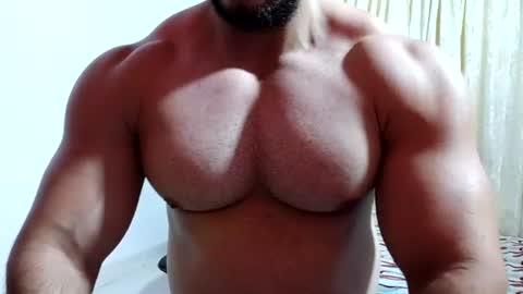Snapshot of the_beastmuscle chatting on 06/30/26, 08:21 beast online show from 06/30/26, 08:21