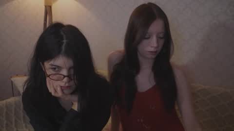 EllaLyn online show from 11/09/25, 08:51