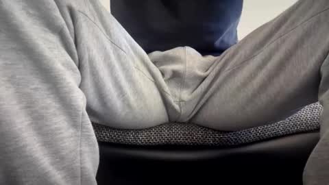 Snapshot of the_delicious_19 chatting on 12/15/24, 10:39 the_delicious_19 online show from 12/15/24, 10:39