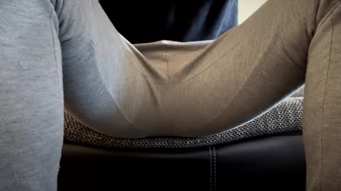 Snapshot of the_delicious_19 chatting on 01/01/25, 12:00 the_delicious_19 online show from 01/01/25, 12:00