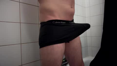 Snapshot of the_delicious_19 chatting on 03/12/25, 04:56 the_delicious_19 online show from 03/12/25, 04:56