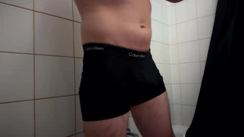 Snapshot of the_delicious_19 chatting on 10/09/25, 04:27 the_delicious_19 online show from 10/09/25, 04:27