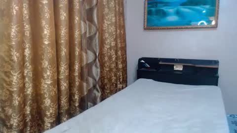 Snapshot of the_girl_nxt_door chatting on 11/30/25, 03:54 samm online show from 11/30/25, 03:54