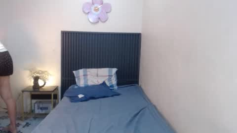 Snapshot of the_girl_nxt_door chatting on 03/03/26, 02:28 samm online show from 03/03/26, 02:28