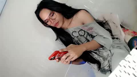 the_horny_bella online show from 04/24/26, 02:19