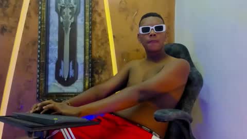 Snapshot of the_hot_boy0 chatting on 11/09/25, 12:25 the_hot_boy0 online show from 11/09/25, 12:25