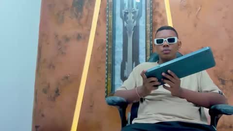 Snapshot of the_hot_boy0 chatting on 11/10/25, 11:53 the_hot_boy0 online show from 11/10/25, 11:53