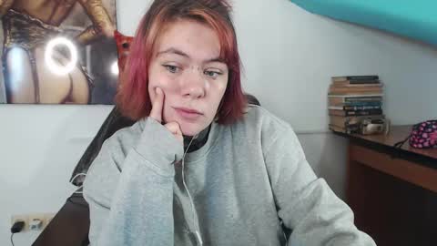 Snapshot of the_ice_woman chatting on 09/10/25, 02:22 the_ice_woman online show from 09/10/25, 02:22