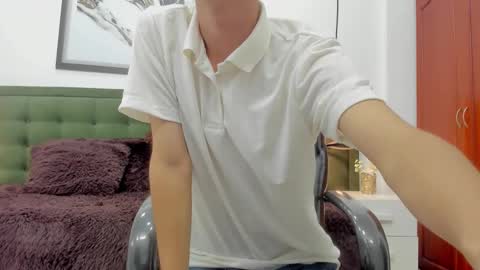 Snapshot of the_mark_king chatting on 12/22/25, 05:21 T H E M A R K K I N G online show from 12/22/25, 05:21