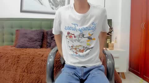 Snapshot of the_mark_king chatting on 01/08/26, 05:15 T H E M A R K K I N G online show from 01/08/26, 05:15