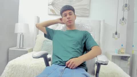 Snapshot of the_mark_king chatting on 05/24/26, 06:02 T H E M A R K K I N G online show from 05/24/26, 06:02