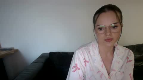 Snapshot of the_quietwife chatting on 07/21/26, 07:05 Jade online show from 07/21/26, 07:05