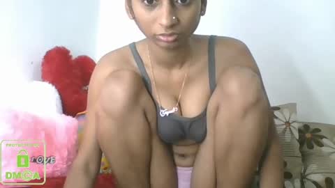 Snapshot of the_right_girl chatting on 12/19/24, 09:07 Suzan Sexy online show from 12/19/24, 09:07