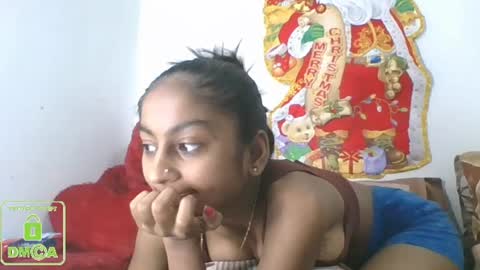 Snapshot of the_right_girl chatting on 12/28/24, 12:35 Suzan Sexy online show from 12/28/24, 12:35