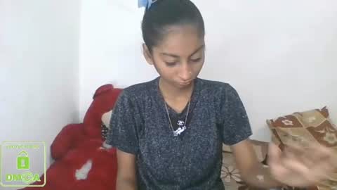 Snapshot of the_right_girl chatting on 01/11/25, 04:48 Suzan Sexy online show from 01/11/25, 04:48