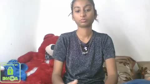 Snapshot of the_right_girl chatting on 01/12/25, 10:56 Suzan Sexy online show from 01/12/25, 10:56