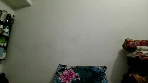 Snapshot of the_right_girl chatting on 10/19/25, 04:51 Suzan Sexy online show from 10/19/25, 04:51