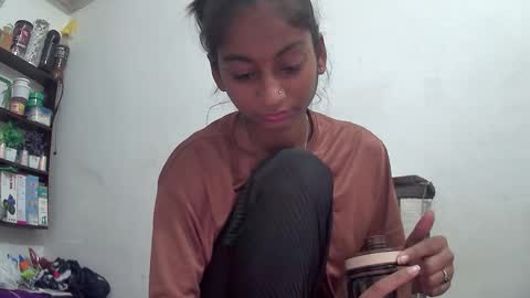 Snapshot of the_right_girl chatting on 02/16/26, 07:26 Suzan Sexy online show from 02/16/26, 07:26