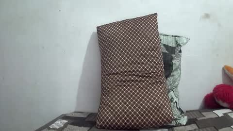 Snapshot of the_right_girl chatting on 02/24/26, 03:21 Suzan Sexy online show from 02/24/26, 03:21