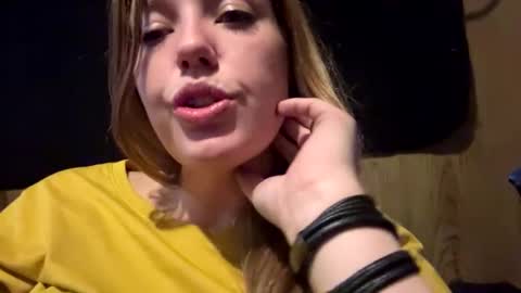 Snapshot of the_sam_ chatting on 12/09/24, 03:29 the_sam_ online show from 12/09/24, 03:29