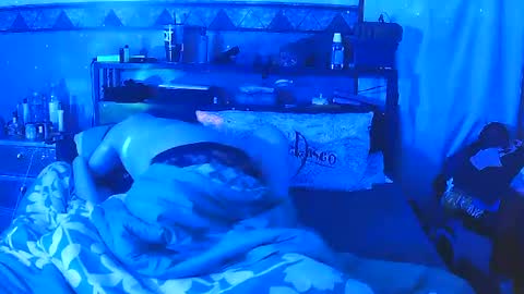 Snapshot of the_sam_ chatting on 01/08/25, 04:12 the_sam_ online show from 01/08/25, 04:12