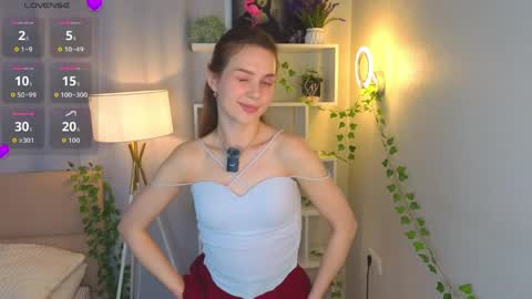 My name is Cynthia and Im very happy to see you in my sweet room  online show from 06/02/26, 03:08