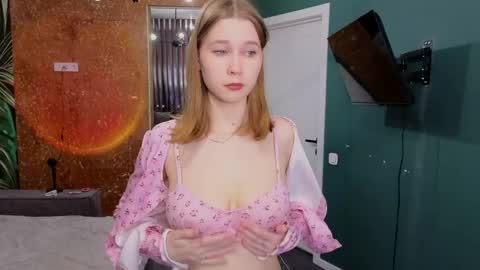 Vicky online show from 03/20/26, 05:29