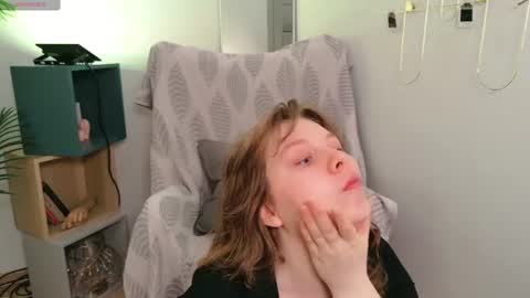 Snapshot of the_virg1n_marie chatting on 06/16/26, 05:32 The Rosemarie I Wed FriSun 1 AM 9 AM EDT online show from 06/16/26, 05:32