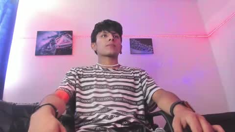 Snapshot of the_weed_guys chatting on 12/01/24, 05:02 Danny online show from 12/01/24, 05:02