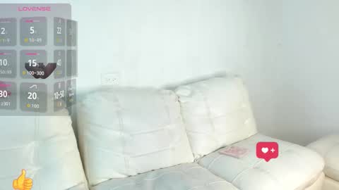 Snapshot of thebadwolf818 chatting on 11/25/25, 12:27 thebadwolf818 online show from 11/25/25, 12:27