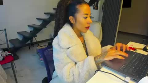 thebadwolf818 online show from 07/25/26, 11:30