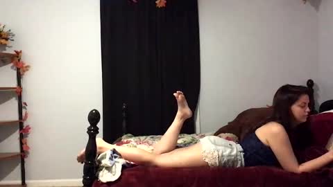 Snapshot of thebellablaze chatting on 10/07/25, 04:42 thebellablaze online show from 10/07/25, 04:42