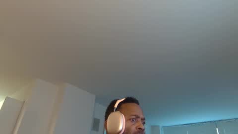 Snapshot of theblacklordmaster chatting on 10/15/25, 05:24 theblacklordmaster online show from 10/15/25, 05:24