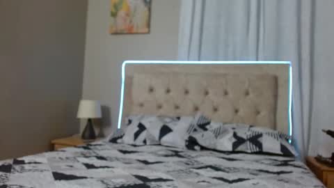 Snapshot of thechicanextdoor chatting on 11/28/25, 11:18 TheChicaNextDoor online show from 11/28/25, 11:18