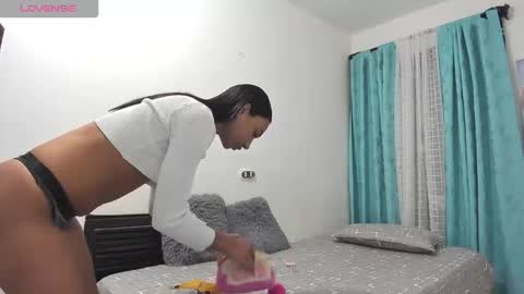 TheChicaNextDoor  online show from 02/19/26, 11:12