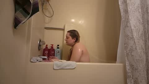 Snapshot of thedancingalien chatting on 01/20/25, 10:59 Kassandra Grant online show from 01/20/25, 10:59