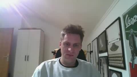 Snapshot of thedon2123 chatting on 12/02/24, 10:01 thedon2123 online show from 12/02/24, 10:01