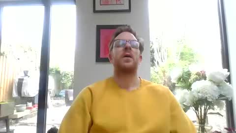 Snapshot of thedram chatting on 04/15/26, 10:11 DRAM online show from 04/15/26, 10:11